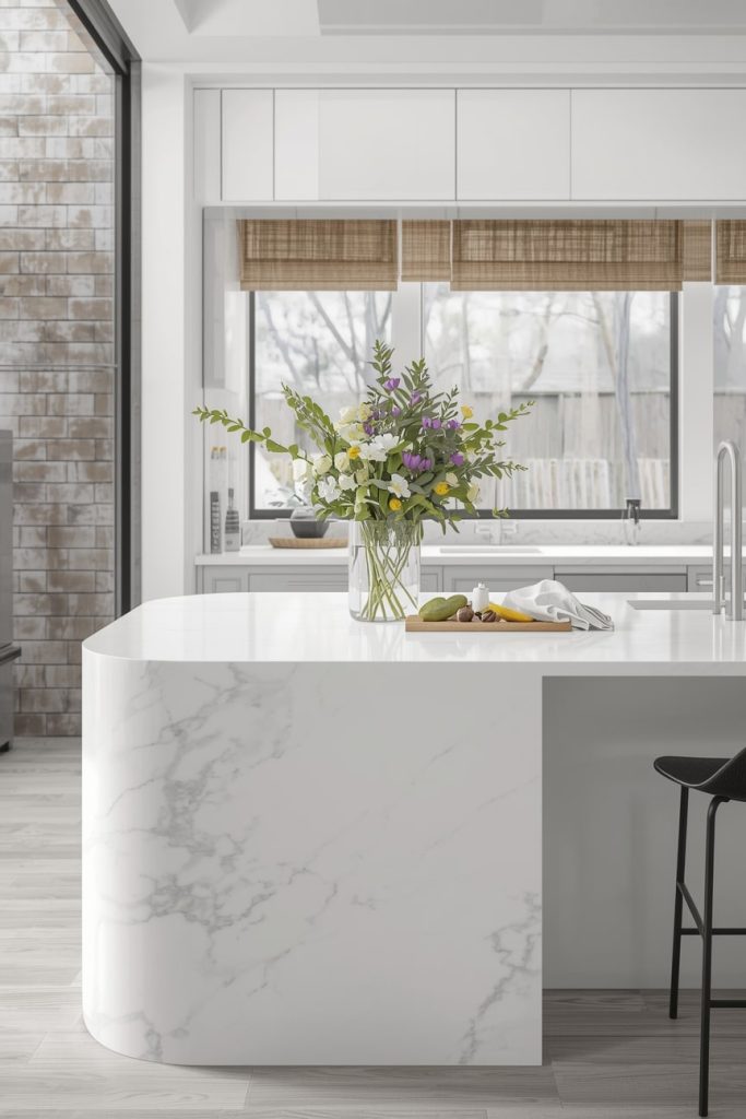 Organic-Shaped Curved Island Inspired by NatureOrganic-Shaped Curved Island Inspired by Nature